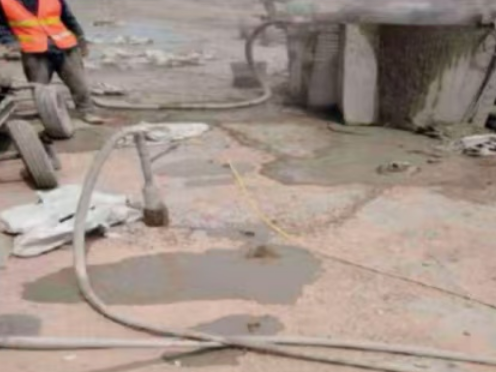 永春水泥混凝土路面板底注浆技术 路面脱空注浆整治方案